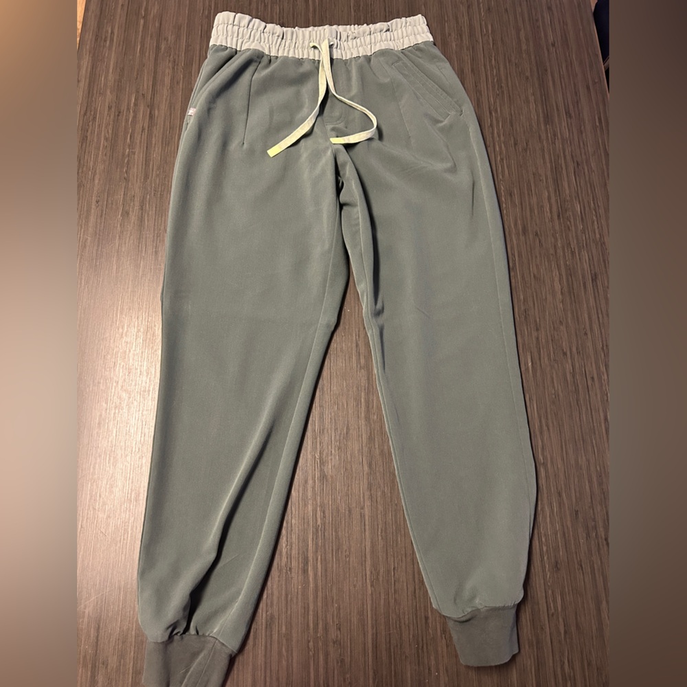 Figs Womens Bonsai Tatu High Waisted Slim - Cargo Jogger Scrub Pants